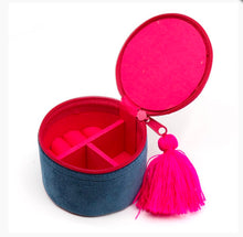 Load image into Gallery viewer, Round Velvet Jewellery Box
