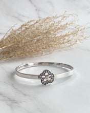 Load image into Gallery viewer, Marquesite Flower Thick Bangle
