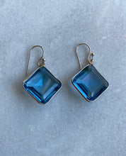 Load image into Gallery viewer, Silver And Crystal Earrings
