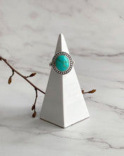 Load image into Gallery viewer, Turquoise Oval Ring
